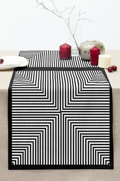 Realhomes Geometric Patterned Special Design Digital Printed Modern Stitched Raschel Knitted Runner