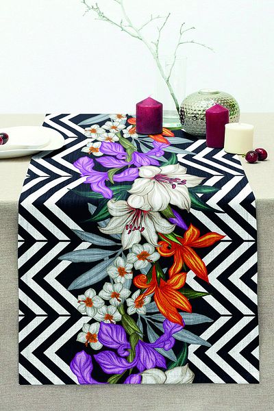 Realhomes Flower Pattern Digital Printed Decorative Stitched Raschel Knitted Runner