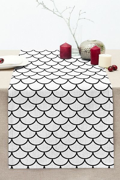 Realhomes Black Geometric Patterned Digital Printed Modern Stitched Raschel Knitted Runner