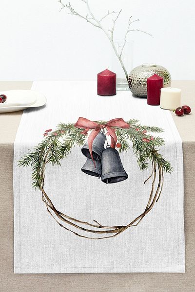 Realhomes Digital Printed Modern Stitched Raschel Knitted Runner with Belled Wreath Design