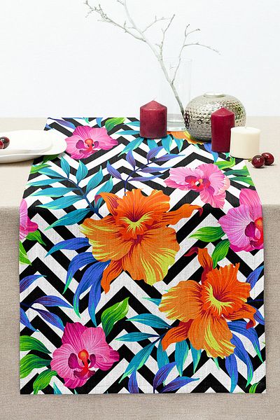 Realhomes Geometric Background Flowers Special Designed Digital Printed Stitched Raschel Knitted Runner