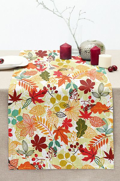 Realhomes Autumn Leaves Themed Digital Printed Modern Stitched Raschel Knitted Runner