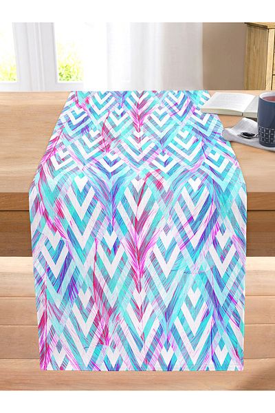 Realhomes Geometric Feather Patterned Modern Stitched Raschel Knitted Runner on the Floor
