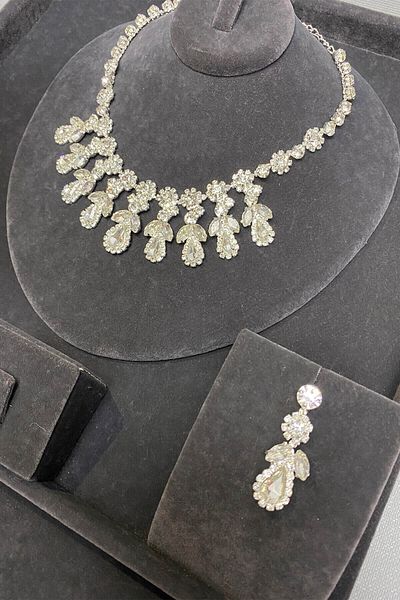 Hobigram مجموعة Beety Bridal Crown وقلادة وأقراط مرصعة بالأحجار من الفضة للعرائس - إكسسوار الزفاف، تصميم أنيق - Gel