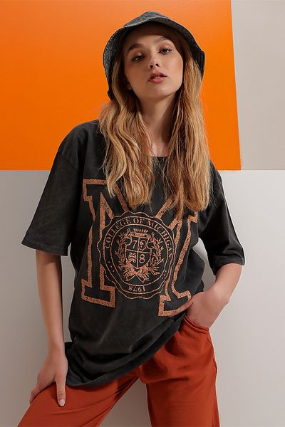 Trend Alaçatı Stili Dámské velbloudí antracitové tričko s digitálním potiskem, pratelné oversize tričko ALC-X7981