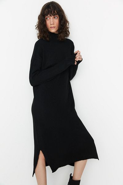 Trendyol Collection Černé midi pletené šaty s měkkou texturou – Wide Fit Twoaw23El0005