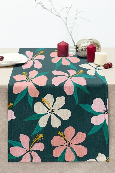 Realhomes Digital Printed Modern Stitched Raschel Knitted Runner with Leaf Motif on Colorful Background