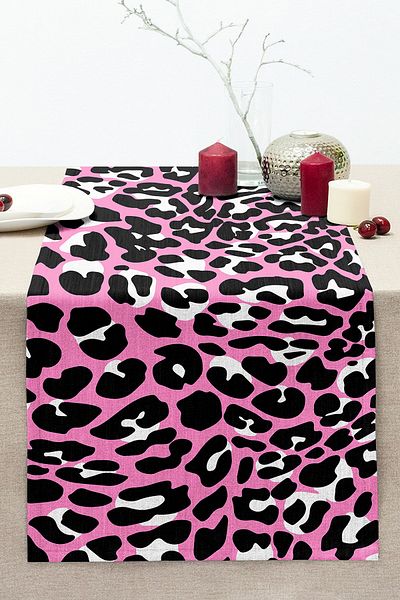 Realhomes Pink Colored Leopard Patterned Modern Stitched Raschel Knitted Runner