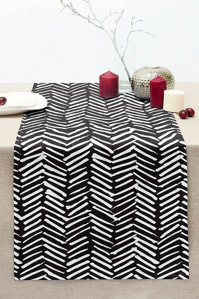 Realhomes Black and White Striped Digital Printed Decorative Stitched Raschel Knitted Runner