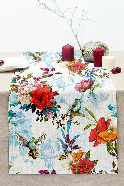 Realhomes Decorative Stitched Raschel Knitted Runner with Ebabil Bird Drawing