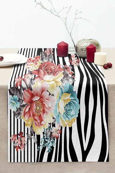 Realhomes Special Design Digital Printed Modern Stitched Raschel Knitted Runner with Flower Motifs on Zebra Floor