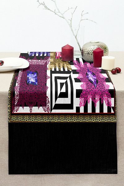 Realhomes Special Design Digital Printed Modern Stitched Raschel Knitted Runner with Colorful Motifs on the Geometric Floor