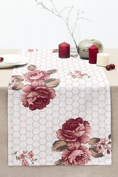 Realhomes Rose Themed Special Design Modern Stitched Raschel Knitted Runner