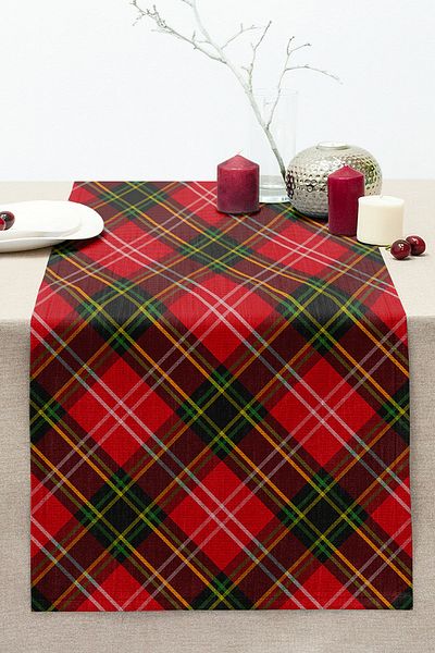 Realhomes Black Plaid Pattern Decorative Stitched Raschel Knitted Runner on Red Background