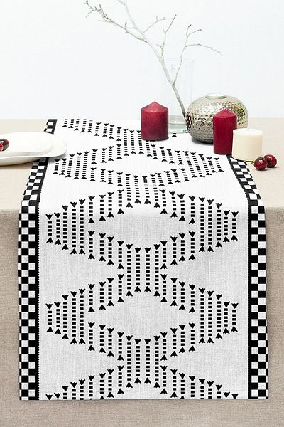 Realhomes Black and White Scandinavian Motif Digital Printed Modern Stitched Raschel Knitted Runner