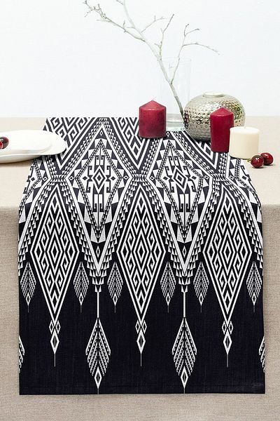 Realhomes Geometric Motifs Special Design Digital Printed Stitched Raschel Knitted Runner