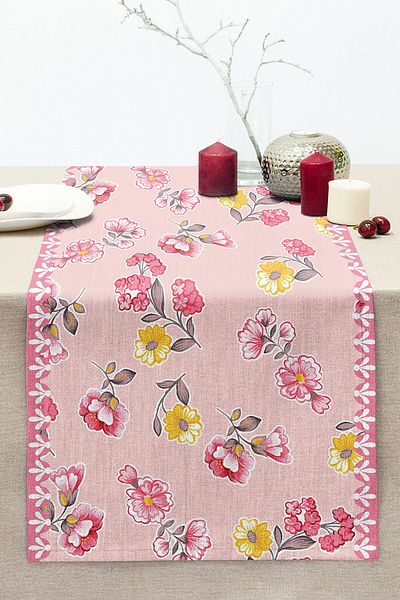 Realhomes Decorative Stitched Raschel Knitted Runner with Pink Floor Rose Flower Design