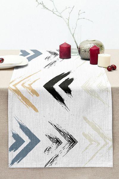 Realhomes Black Blue Arrow Themed Leaf Drawing Stitched Raschel Knitted Runner