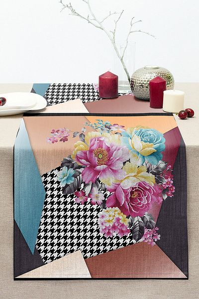Realhomes 3D Special Design Digital Printed Modern Stitched Raschel Knitted Runner with Flower Motifs on the Floor