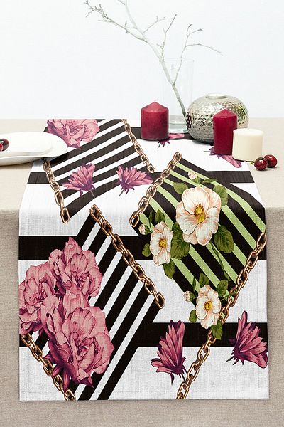 Realhomes Special Design Digital Printed Modern Stitched Raschel Knitted Runner with Flower Pattern on Striped Background