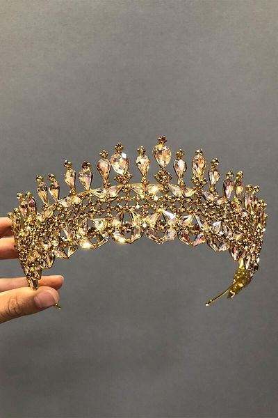 Hobigram إكسسوار شعر سلطان موديل عسلي تاج وحلق هينا للعروس - إكسسوار عروس، تصميم أنيق - Gel