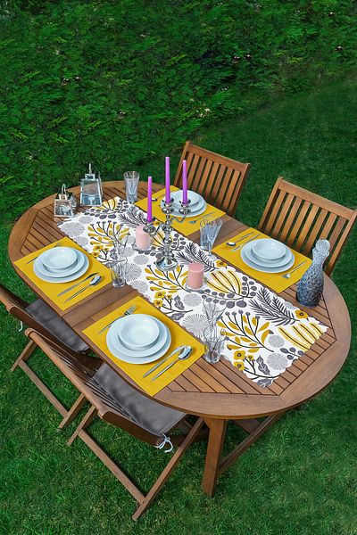 Realhomes Artistic Tropical Leaf Motif Decorative 1 Runner & 4 Colorful Placemat