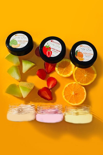Juvenis Yoğun Nemlendirici Pürüzsüz Cilt Yatıştırıcı Allantoin ve AloeVeralı Çilek Aromalı El Kremi 50 ml