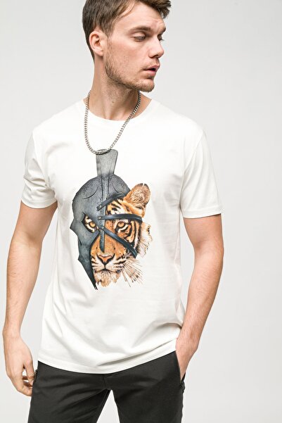 Sıfır Yaka Beyaz Aslan Baskılı Erkek T-Shirt