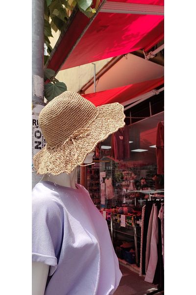 Kevser nur tuhafiye Hand Knitted Straw Hat