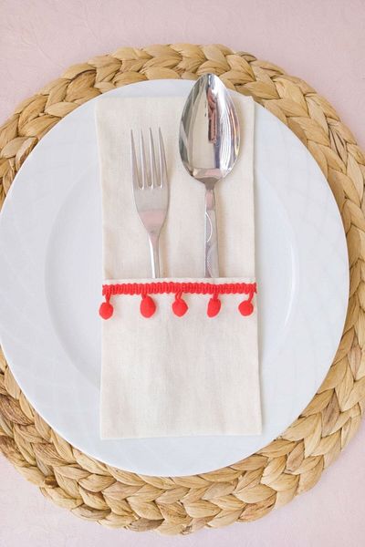 Emtory Home 6 Pieces Linen Red Pompom Spoon Holder Serving Presentation