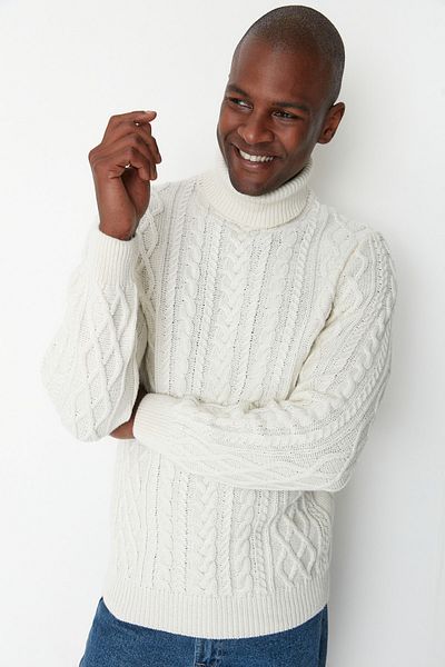 Trendyol Collection Sweater - Ecru - Slim fit
