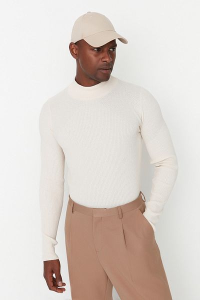 Trendyol Collection Ecrufarbener, gerippter Unisex-Pullover aus Baumwolle – halber Rollkragen TMNAW21KZ0553