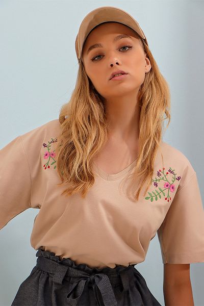 Trend Alaçatı Stili T-Shirt - Beige - Regular Fit
