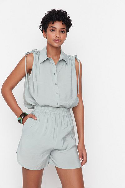Trendyol Collection Mint Woven Shorts TWOSS22SR00153