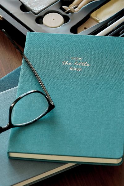Matt Notebook دفتر ملاحظات بغلاف صلب مقاس 14 × 20، لون أخضر داكن غير مُبطن