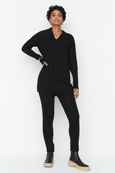 Trendyol Collection Black Oversize V-Neck Sweater Trousers Knitwear Top and Bottom Set TWOAW22AU0229