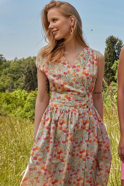 Trendyol Collection Vícebarevné vzorované dvouřadé tkané šaty s límečkem TWOSS22EL00751