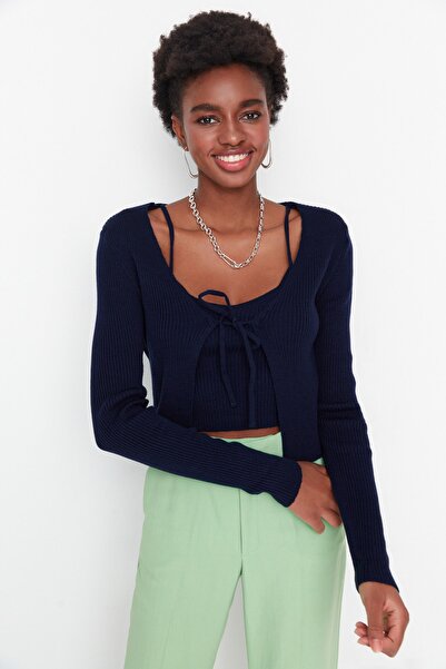 Trendyol Collection Sötétkék Crop Tie részletes blúz-kardigán kötöttáru szett Kötött kardigán TWOSS21HI0002