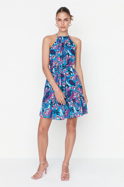 Trendyol Collection Mini rochie țesută cu detaliu de cravată, cu flori albastre, cu decolteu în formă de A TWOSS22EL00666