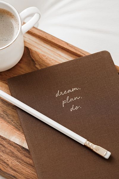 Matt Notebook دفتر ملاحظات بغلاف صلب مقاس 14x20، مبطن باللون البني