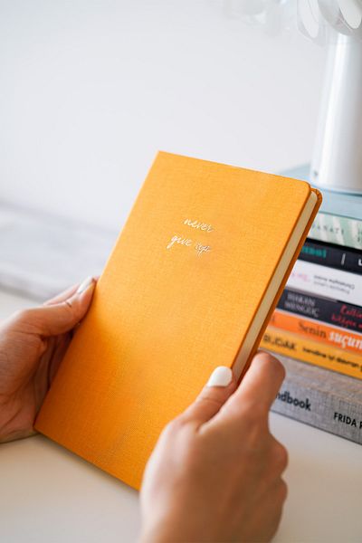 Matt Notebook Тетрадка с твърди корици 14x20, обикновена, без подплата, цвят горчица