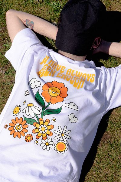 Eazy Co Tricou cu mânecă scurtă cu imprimeu extra oversize unisex Eazy White Happy Flowers
