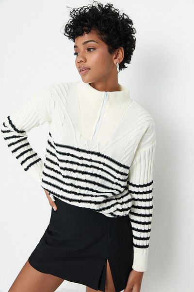 Trendyol Collection Ecru Wide Fit Knitwear Sweater TWOAW22KZ0020