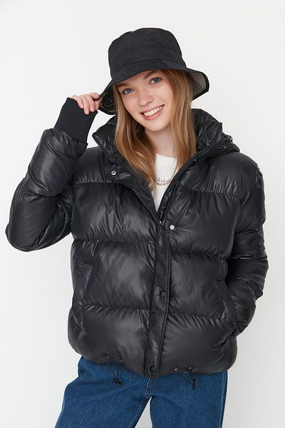 Trendyol Collection Jachetă puf neagră supradimensionată cu glugă TWOAW23MO00139