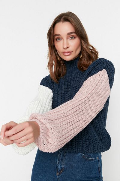 Trendyol Collection Petrol – Weich strukturierter Strickpullover mit Farbblockdesign und weiter Passform TWOAW21KZ0271