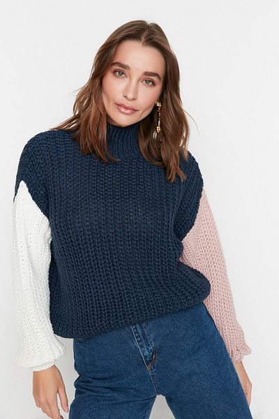 Trendyol Collection Petrol – Weich strukturierter Strickpullover mit Farbblockdesign und weiter Passform TWOAW21KZ0271