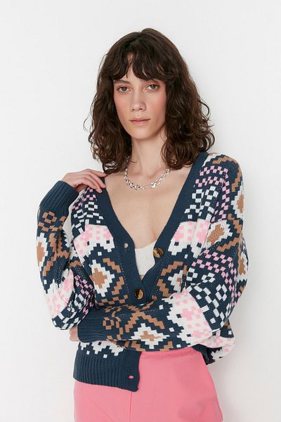 Trendyol Collection Modrý svetr z úpletu s vlastním vzorem TWOAW22HI0329