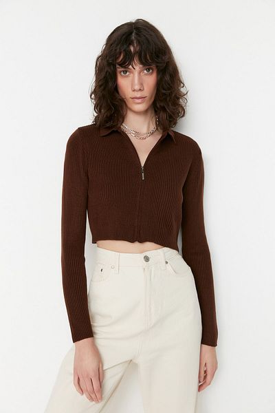 Trendyol Collection Braune kurze Strickjacke mit Reißverschluss TWOAW21HI0154