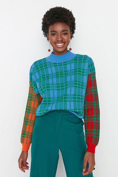 Trendyol Collection Grüner Pullover mit Karomuster und Farbblockdesign TWOAW23KZ00962