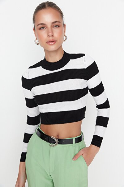 Trendyol Collection Pullover - Schwarz - Slim Fit